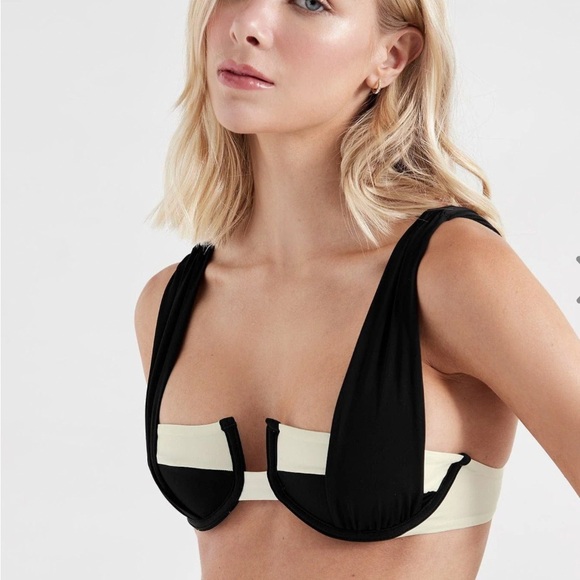 OneOne Swim Other - OneOne Swim Amanda Top size Small